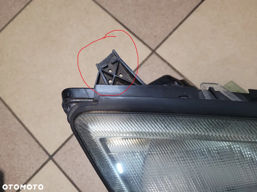 Lampa prawa przednia xenon Opel Vectra C Europa - 2