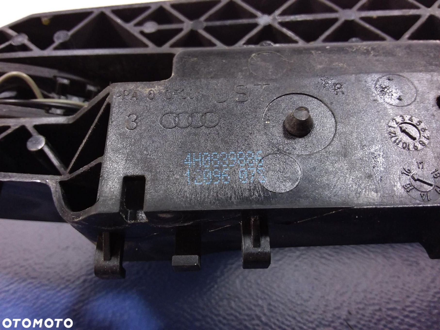 AUDI A8 D4 4H KLAMKA DRZWI TYŁ PRAWA LED LY9B - 5