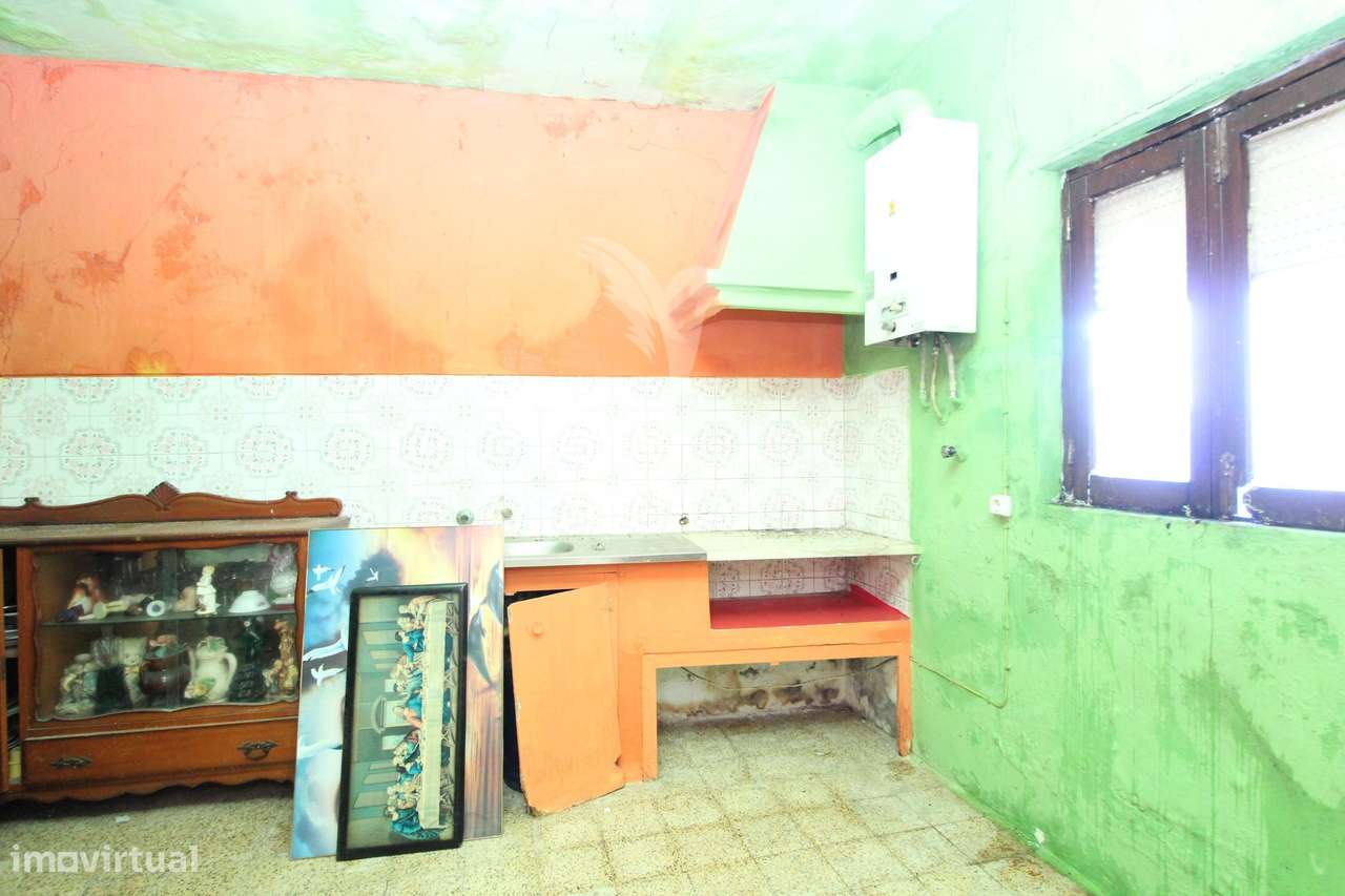 Moradia T2 para Remodelação no Centro da Glória do Ribatejo - Grande imagem: 5/21