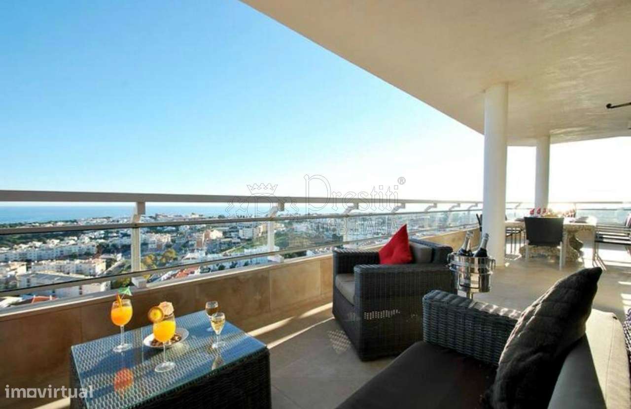 T4 no Algarve com Piscina Privativa e Vista Mar-6
