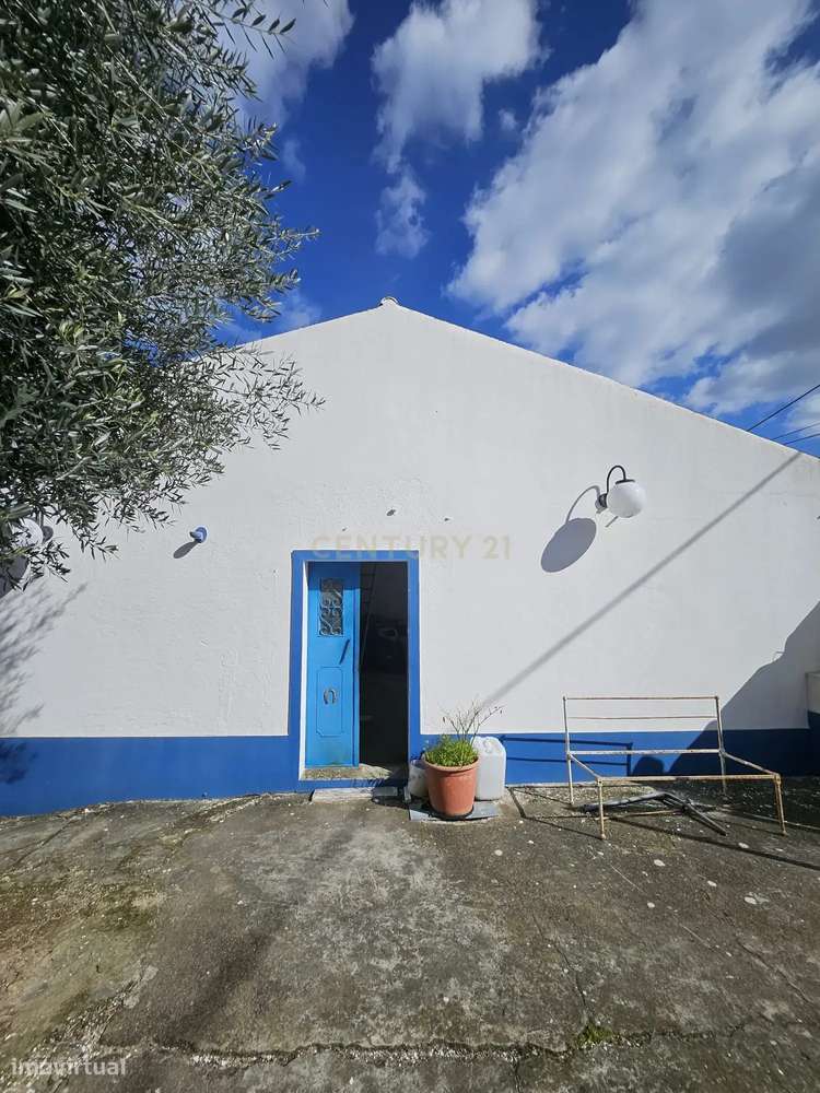 Moradia T2 + 1 com Quintal, Garagem e Anexo Sabugueiro, Arraiolos-27