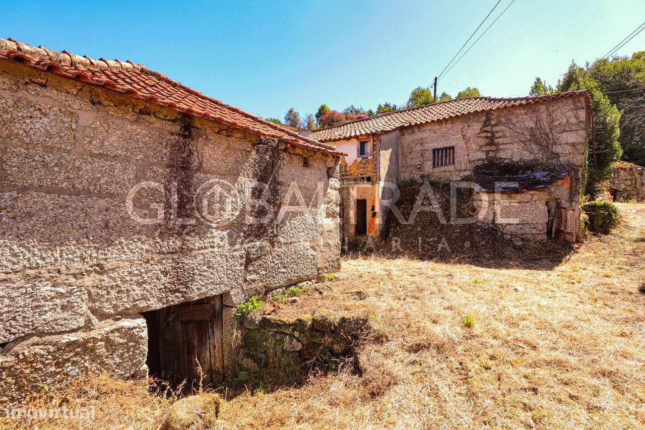 Conjunto Habitacional de 5 Moradias para Recuperar em Aboadela-26