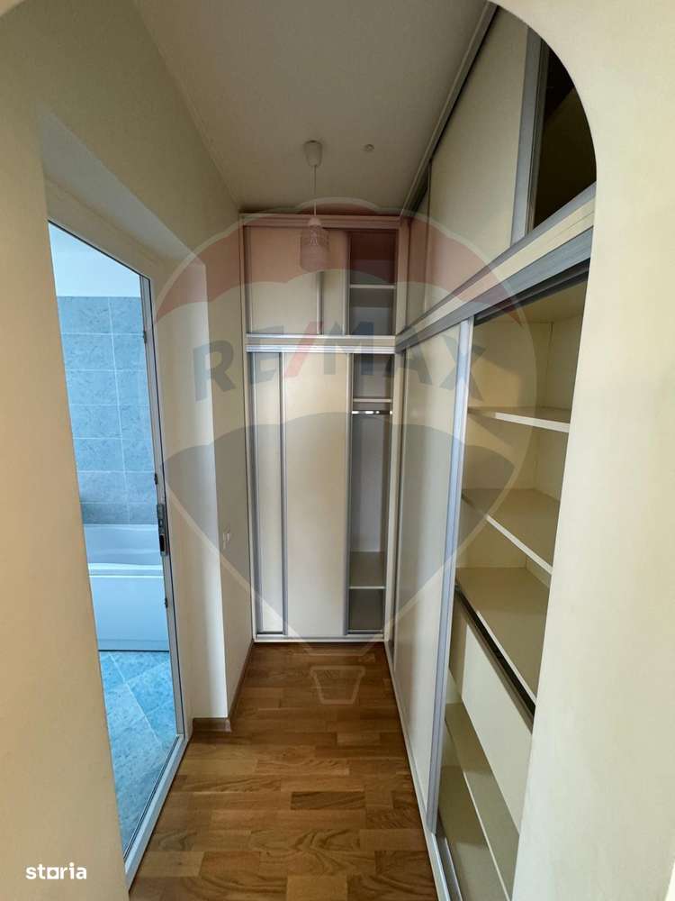 Casă / Vilă cu 6 camere de vânzare în zona Darmanesti-18