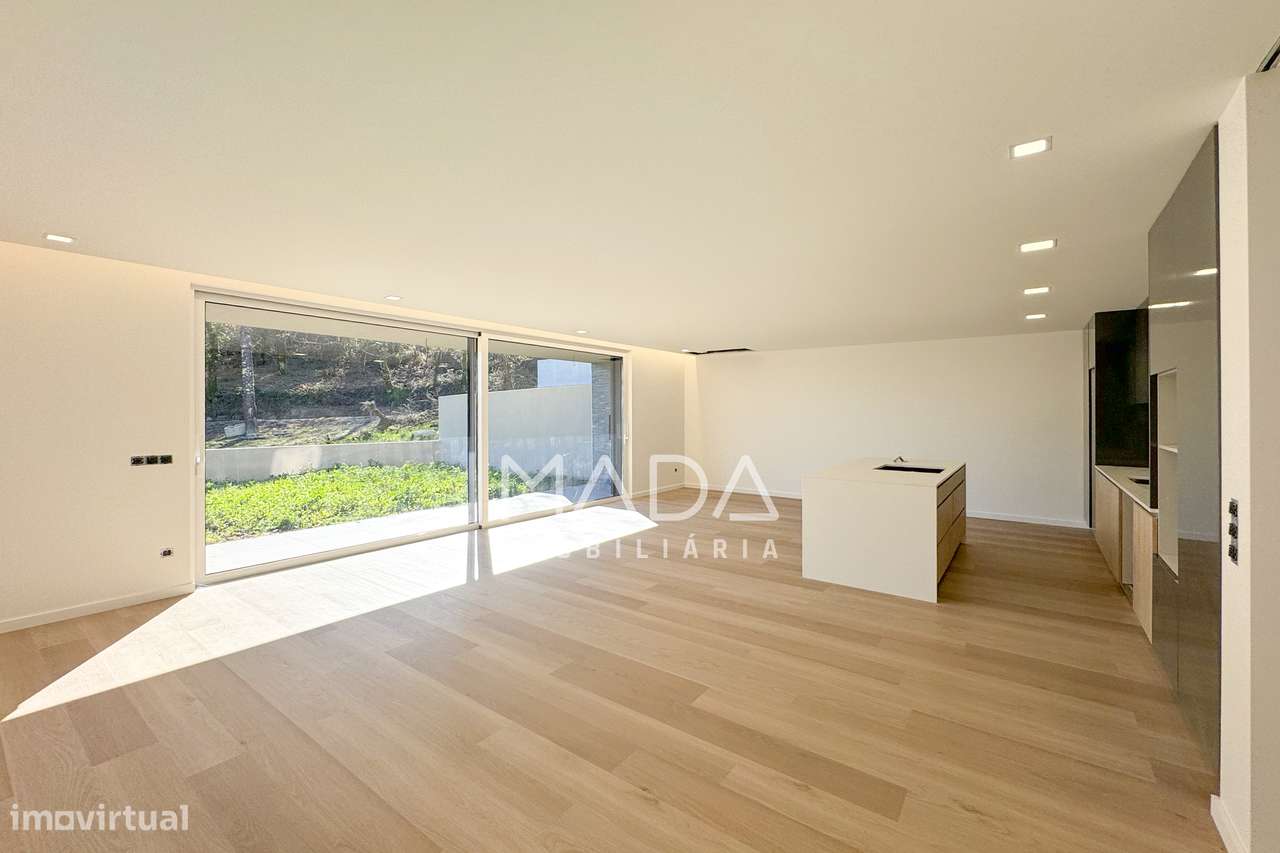 Moradia, 204 m², Lanhoso-6