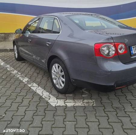 Volkswagen Jetta 1.6 TDI DPF Comfortline - 2