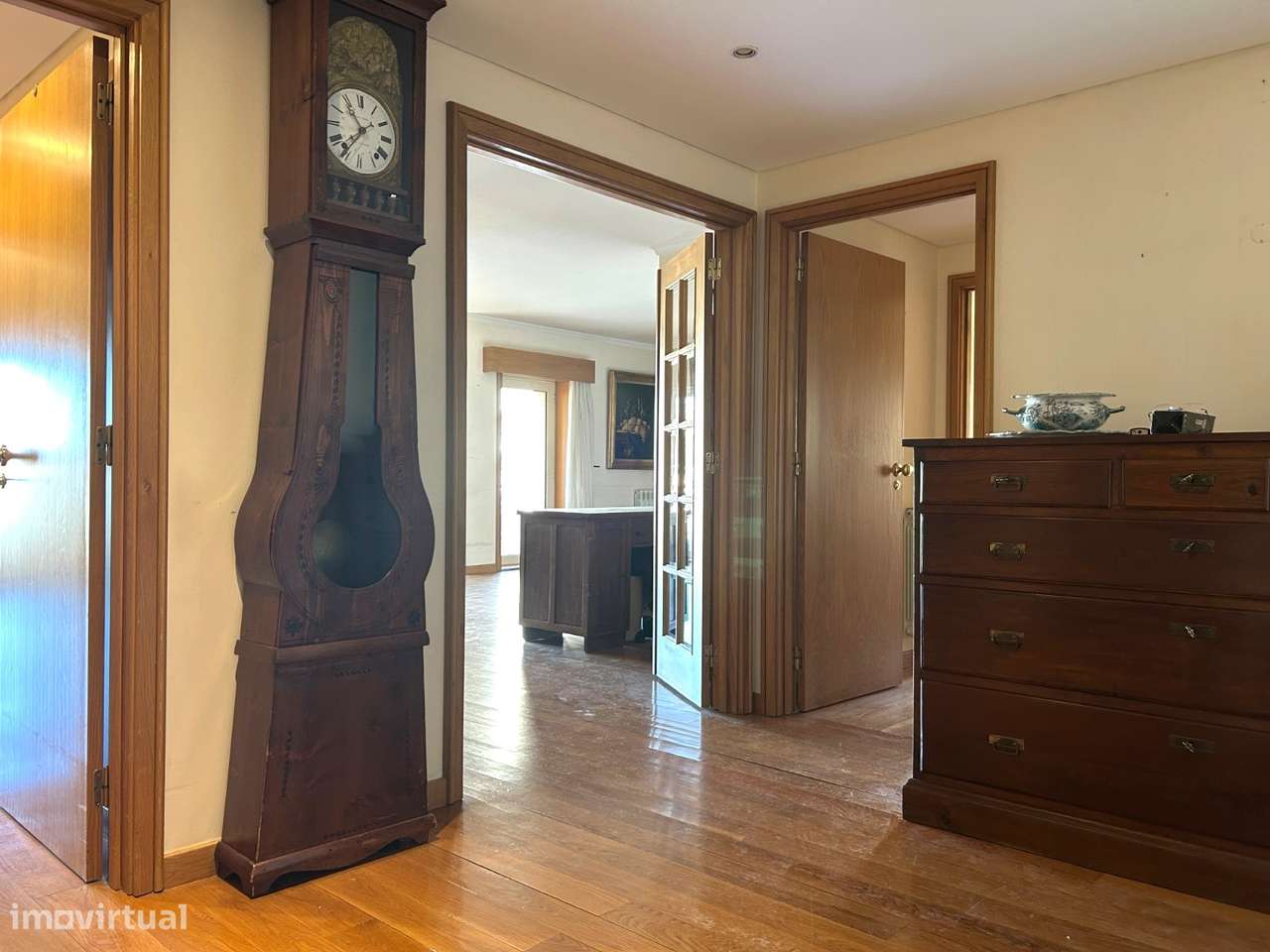 Apartamento T3 com Varanda junto à Praça do Império – Foz do Douro-7