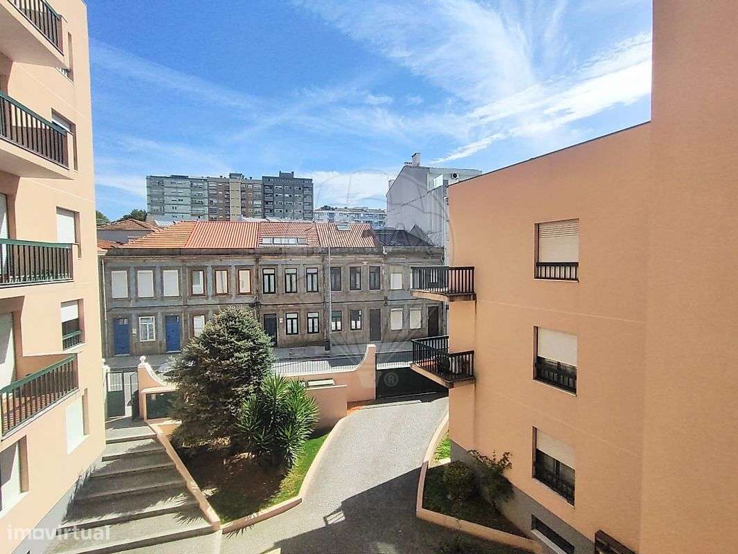 Apartamento T2 para arrendamento - Grande imagem: 2/32