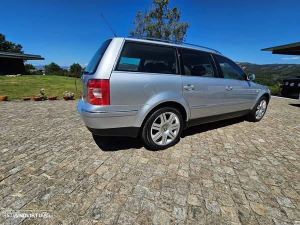 VW Passat Variant 1.9 TDi Highline - 23