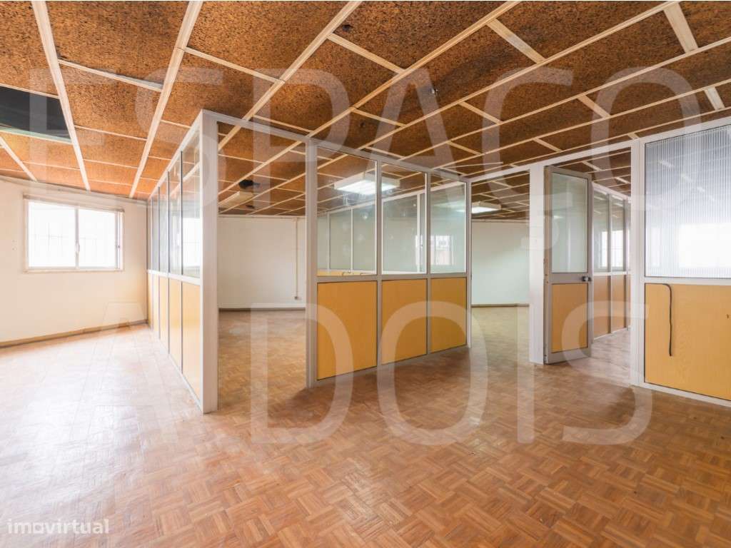 Armazém Amplo; com 2 Pisos! Boa Localização, próximo do Centro da A...-26