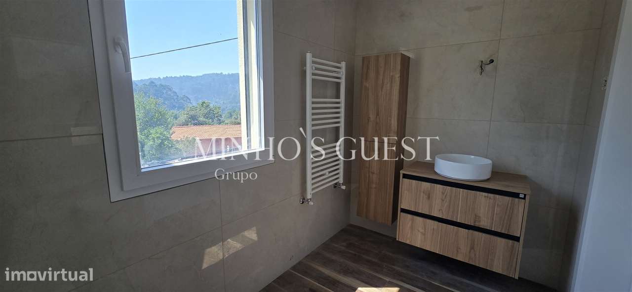 Moradia Individual V3 Nova c/ Piscina, Churrasqueira e Jardim em Espin-17