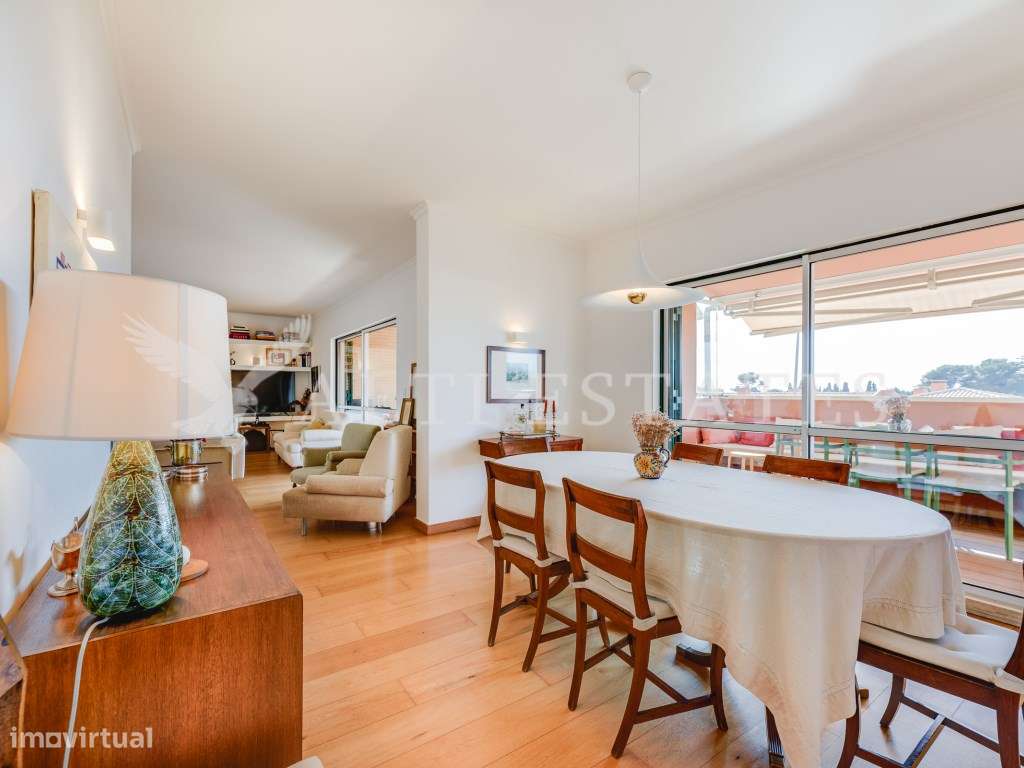 Apartamento T4 no prestigiado Monte Estoril.-10