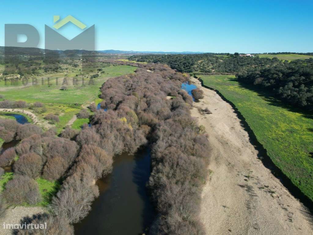 Propriedade com 16.6 hectares à beira do rio Ponsul - Grande imagem: 3/52
