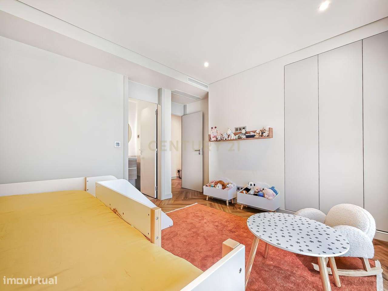 Moradia T4 em Condomínio Privado | Piscina | 6WC | Jardim | Terraço |-32