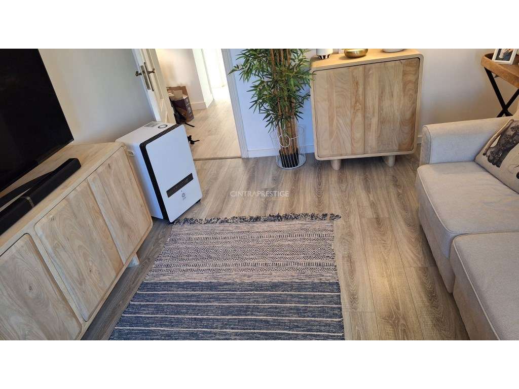 Apartamento T2 Totalmente Remodelado - Portela de Sintra-16