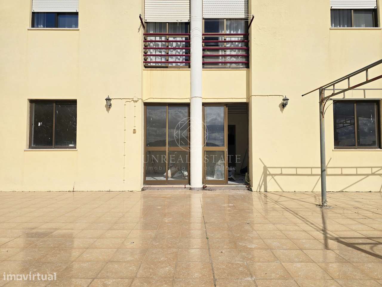 Apartamento T3 em Remodelação com Terraço de 80 m² e Parqueamento | Se-27