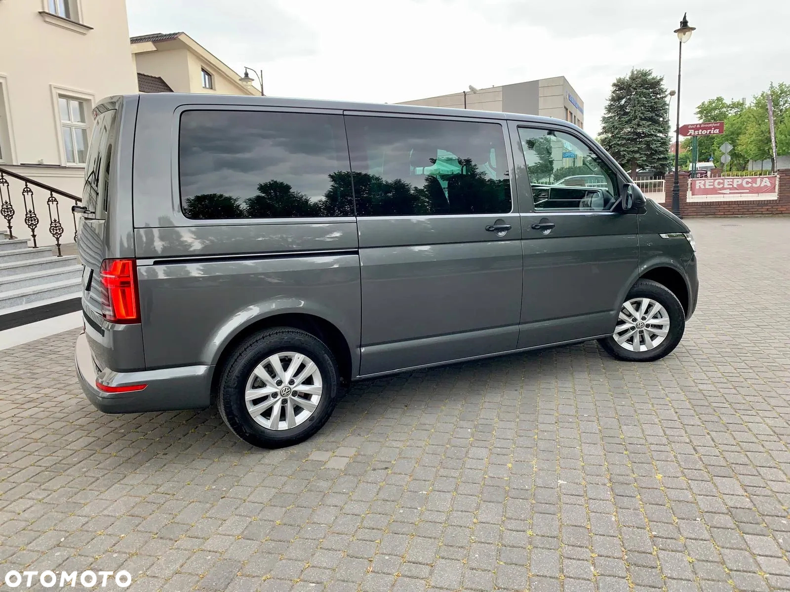 Volkswagen Multivan 6.1 2.0 TDI L1 Trendline 4Motion DSG - 28