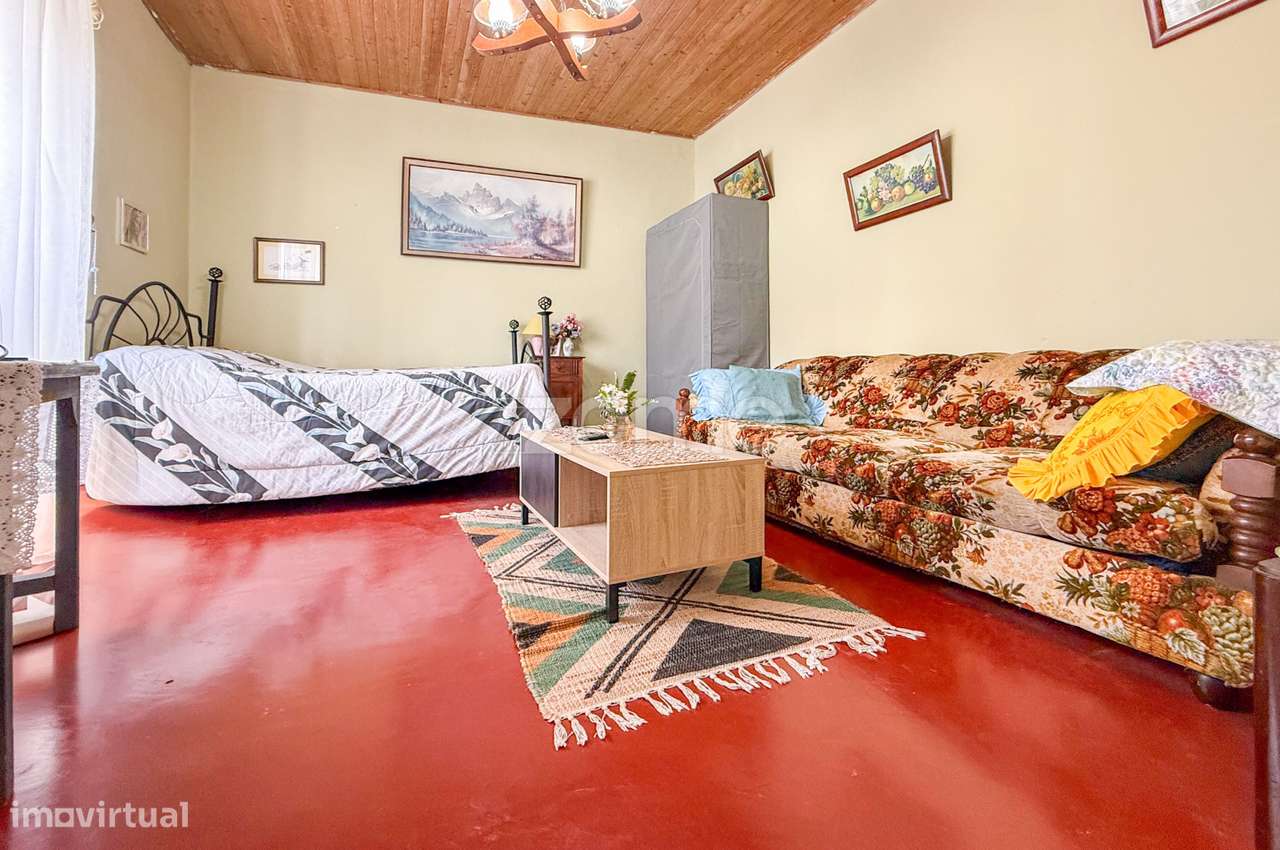 Moradia T4 com Quintal e Jardim em São Vicente Ferreira - Grande imagem: 4/29