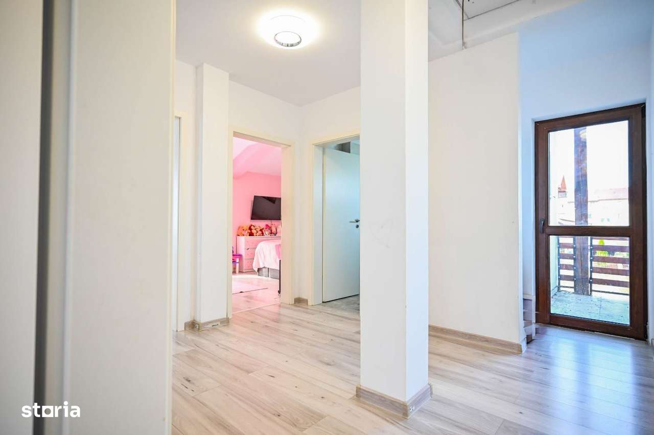 Casa individuală de vânzare Sânpetru, 5 camere, garaj, foișor, curte-8