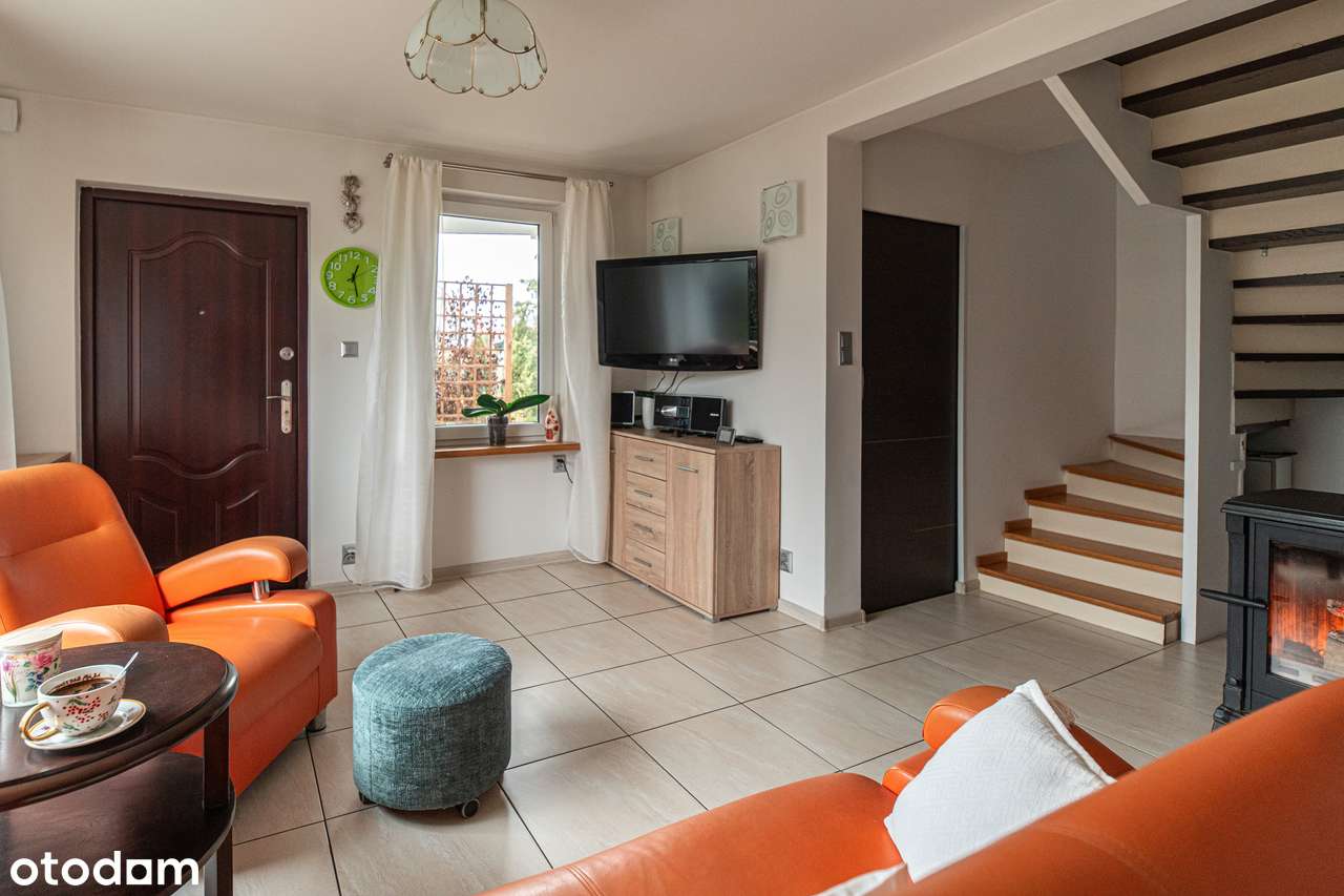 mały biały kameralny domek-9