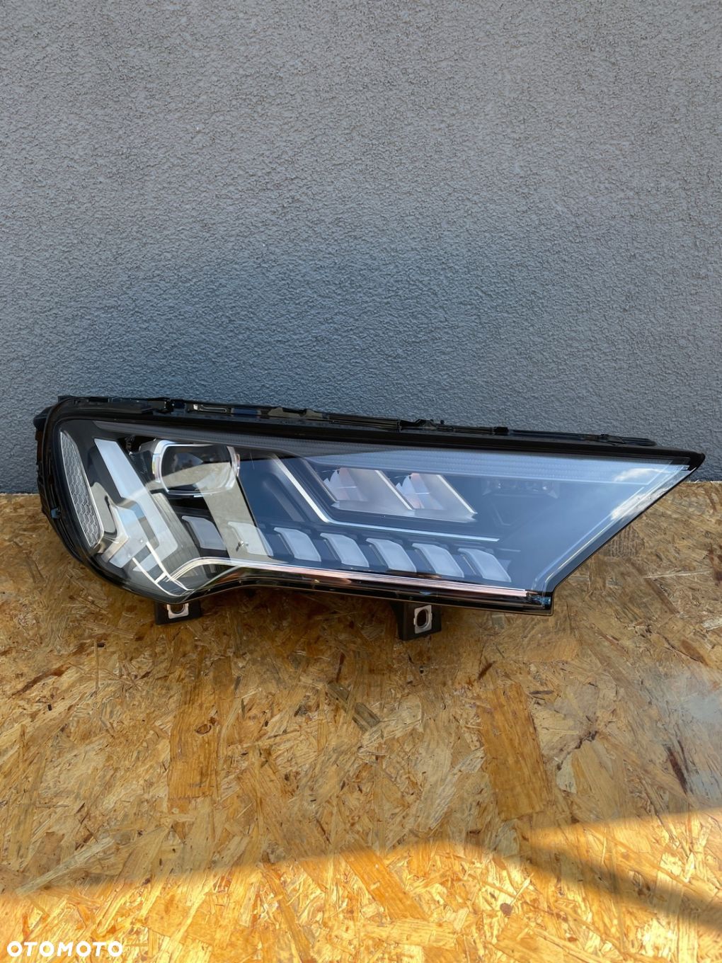 AUDI Q7 4M LIFT LAMPA PRAWA LED 4M0941040C - 1