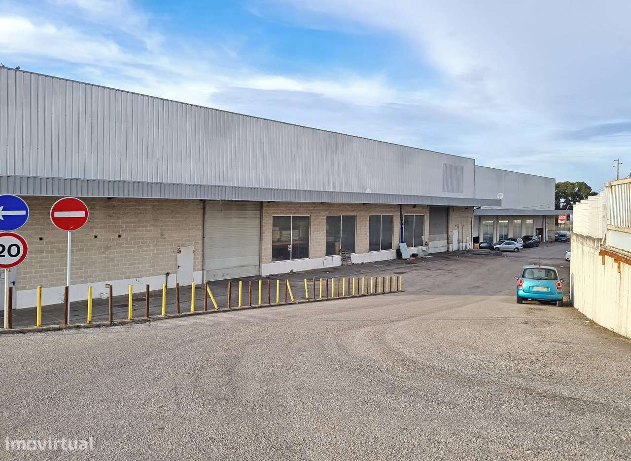 Armazém Venda Palmela | 2.231 m2 | Licença Industrial e Serviços-21