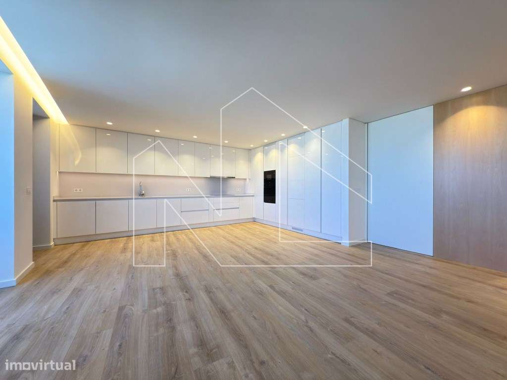 Apartamento T3 Exclusivo Ultimo Piso Novo E Pronto A Habitar