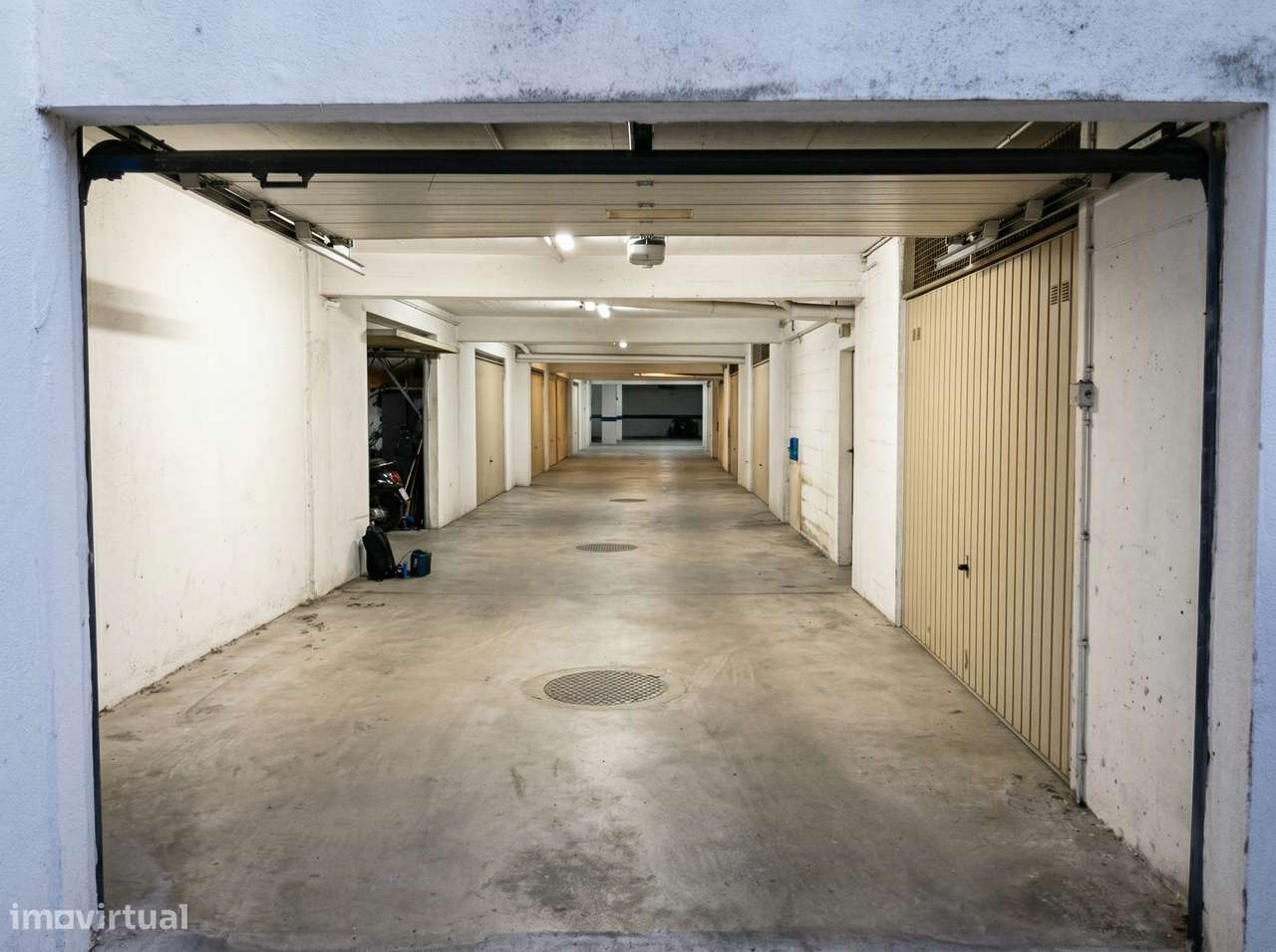 Fantástico T2 + Garagem na Quinta do Anjo!-10