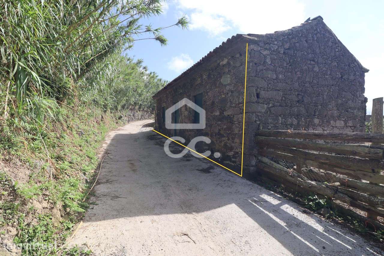 Terreno com Construção - Fenais Ajuda - Ribeira Grande - Grande imagem: 4/16