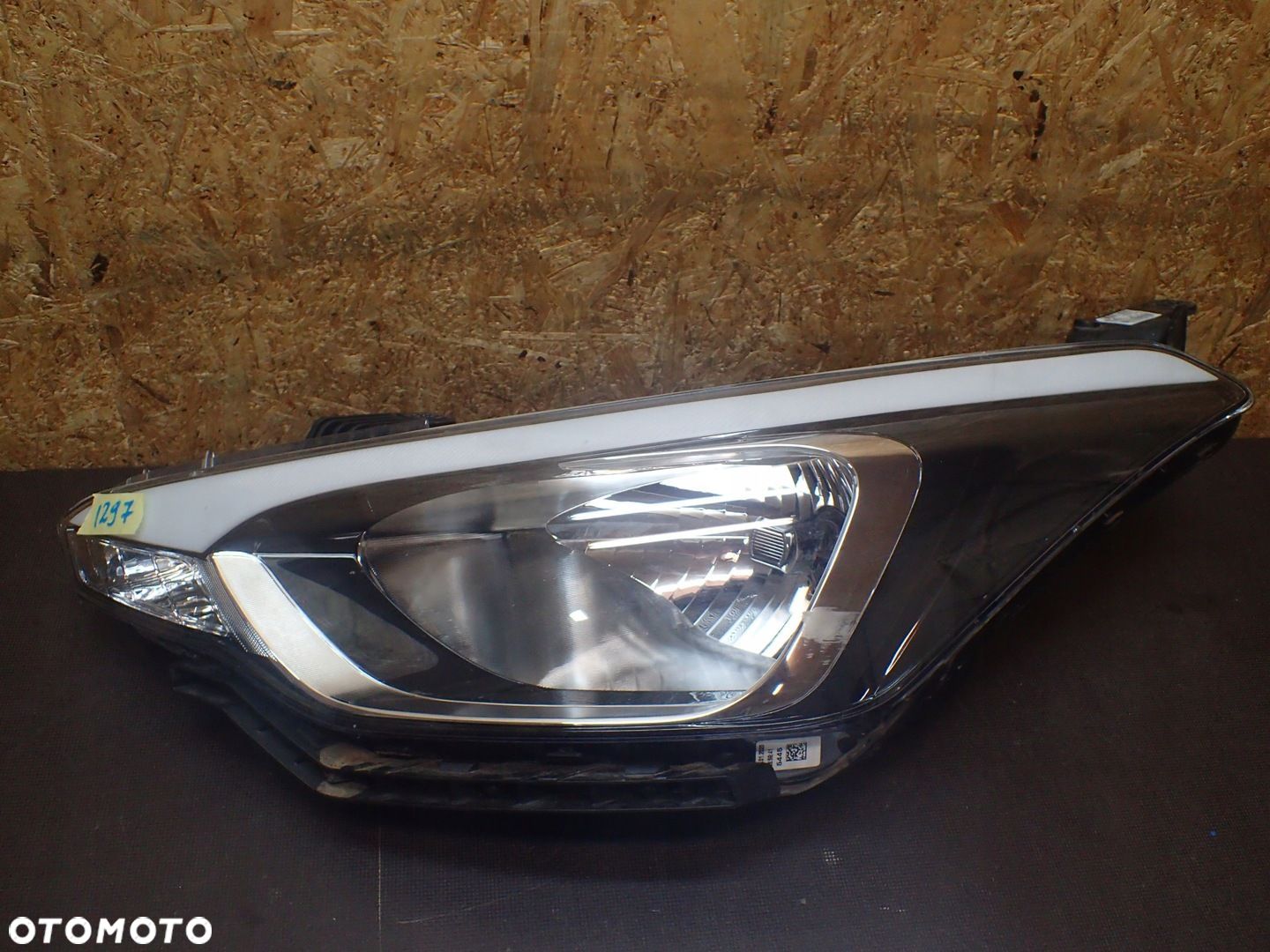 LAMPA PRZÓD LEWA HYUNDAI I20 14- 92101 C8000 - 1