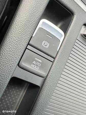 Volkswagen Passat Variant 2.0 TDI (BlueMotion Technology) Comfortline - 24
