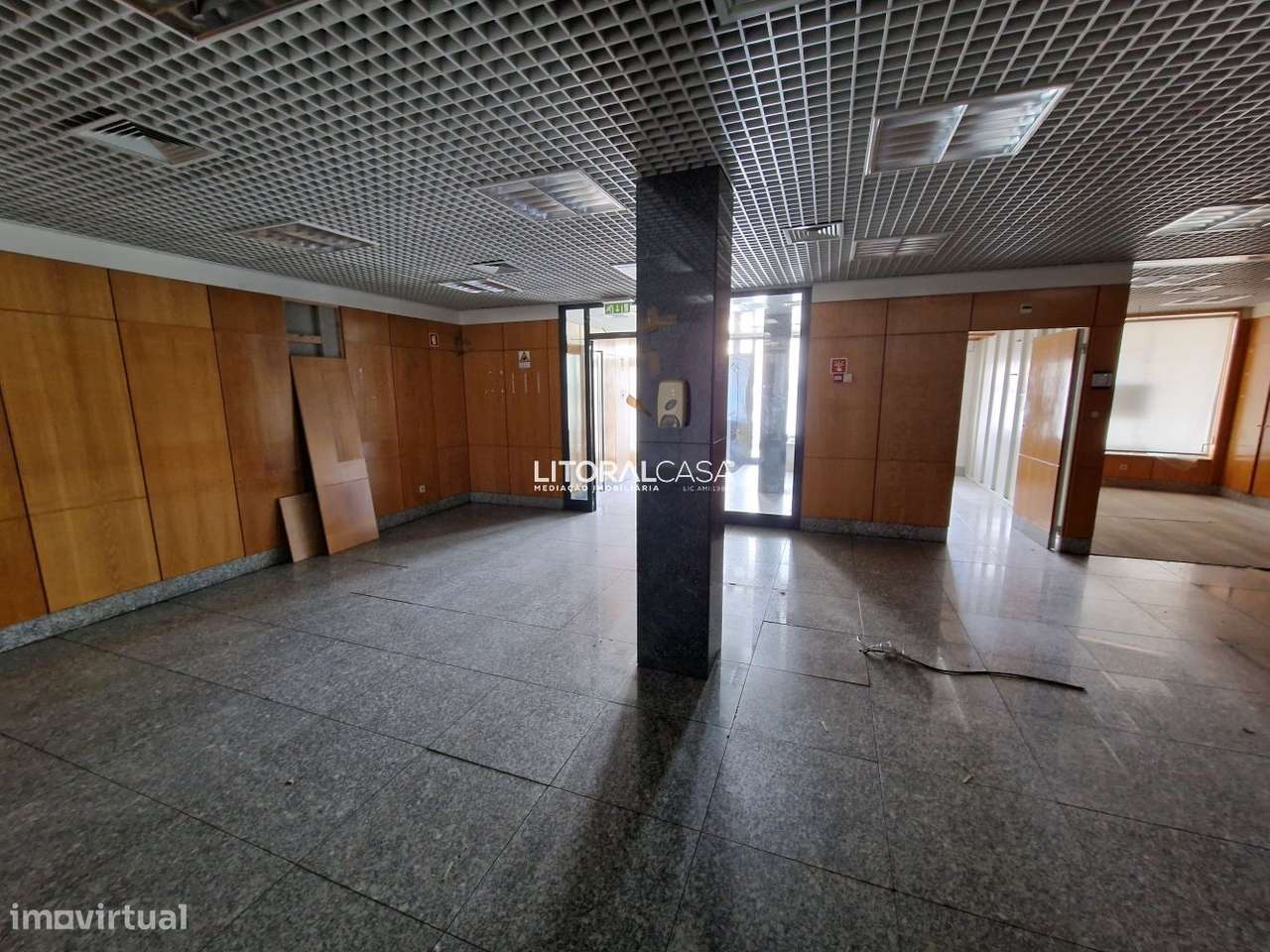 Loja de Rua na Av. José Estevão - Gafanha da Nazaré - Grande imagem: 5/18