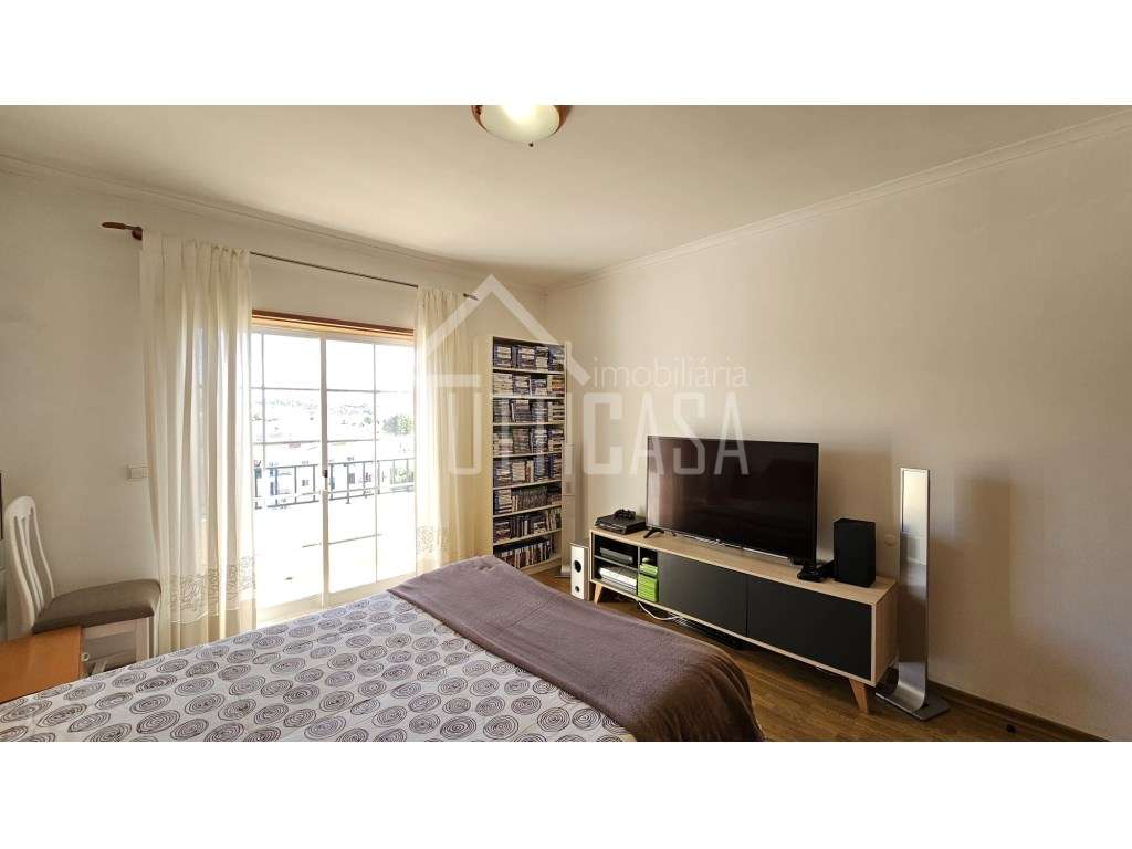 Apartamento T3 com garagem BOX em Alcainça-30