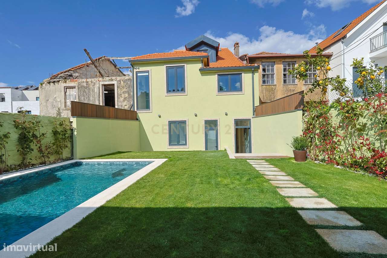 Prédio Reabilitado à Venda em Gaia - Grande imagem: 2/23