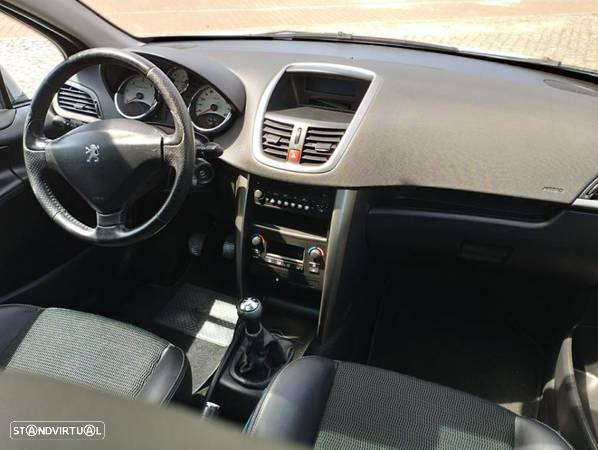 Peugeot 207 SW 1.6 HDi Outdoor FAP - 15