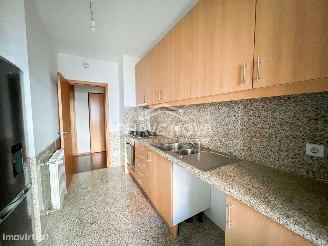 T2 C/ Lugar de Garagem e Arrumos em Oliveira do Douro - Grande imagem: 4/14