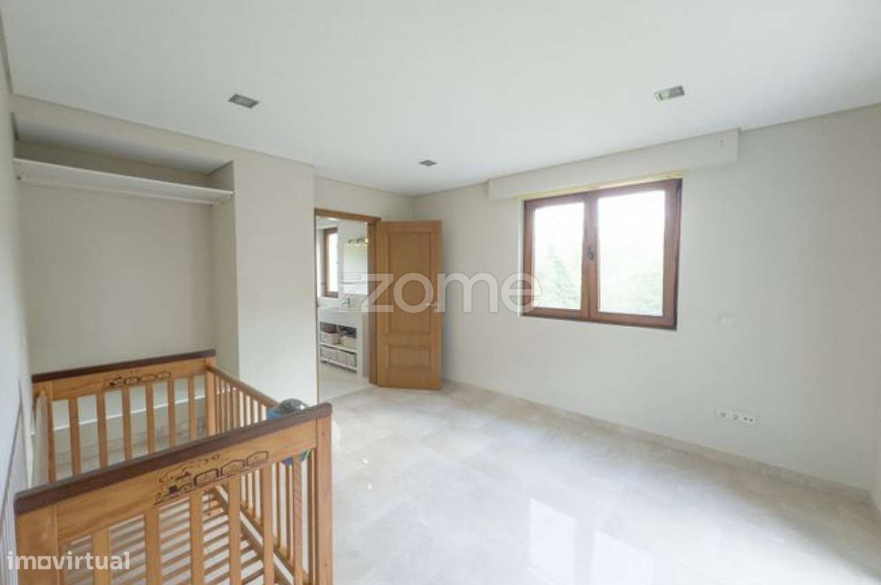 Palacete de Sonho com Piscina Interior e Vista para a Natureza - Grande imagem: 5/47