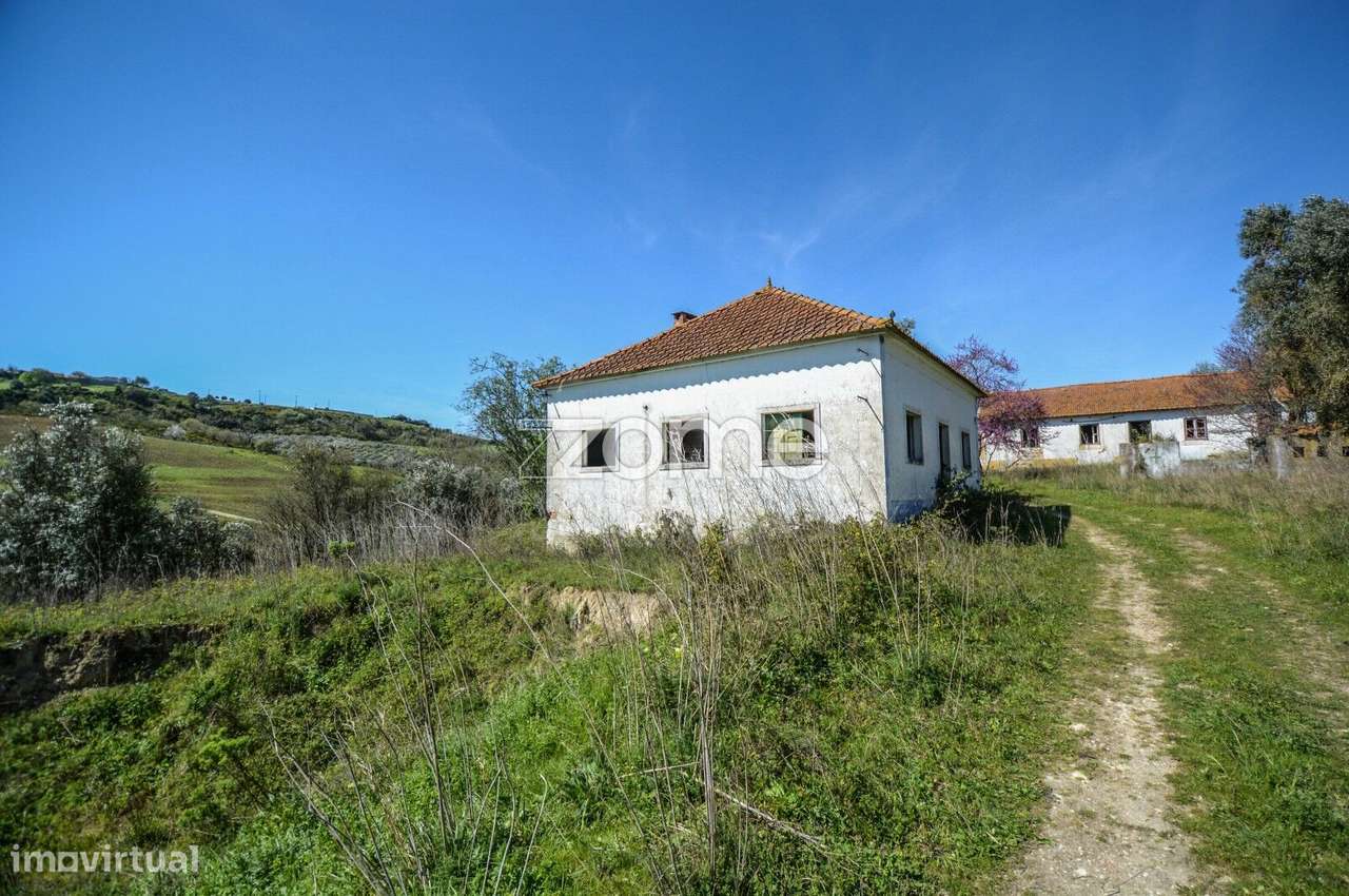 Moradia 4 quartos para remodelar Rio Maior, Santarém - Grande imagem: 2/29