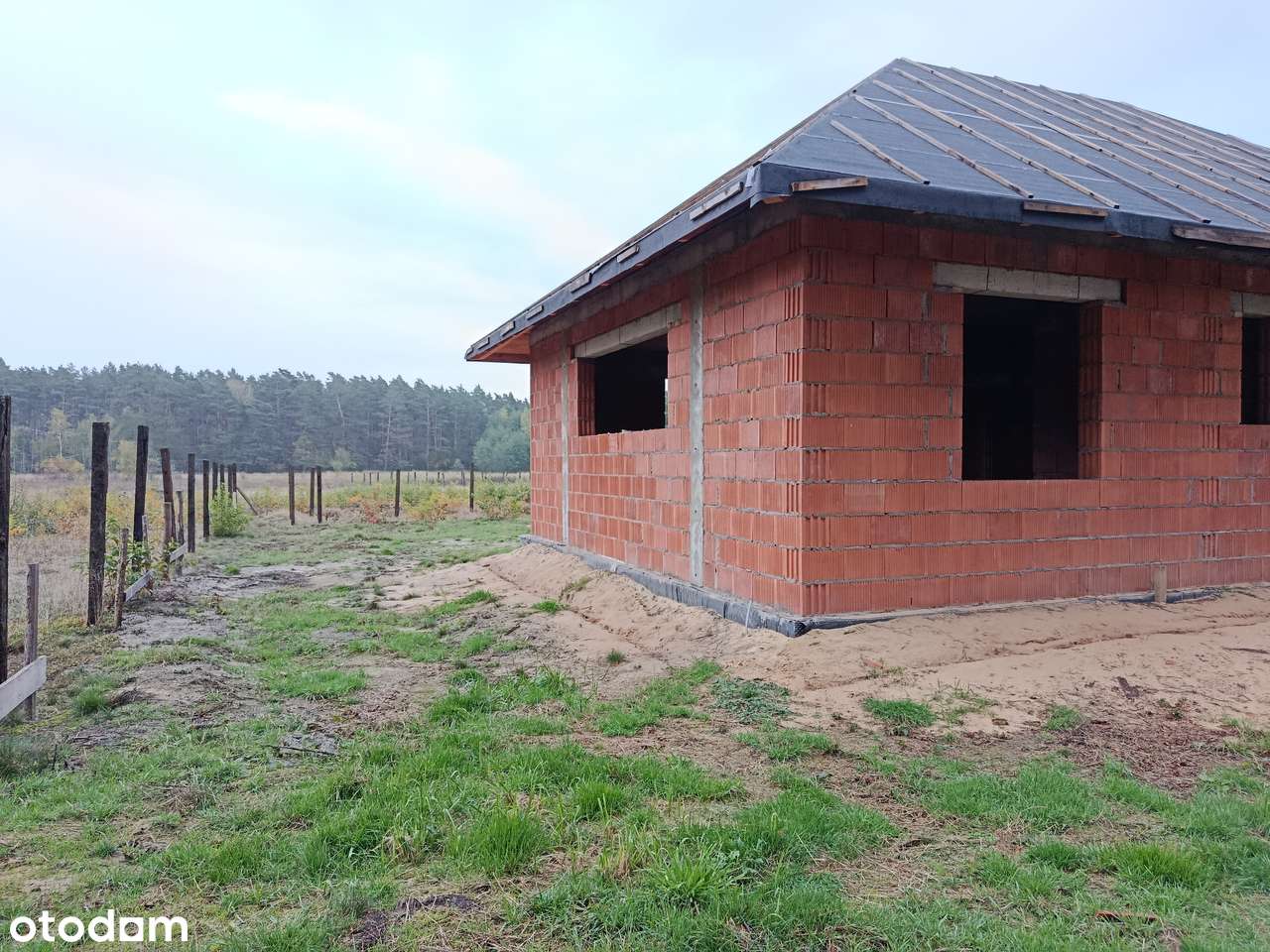 Dom  jednorodzinny w pięknej leśnej okolicy-13
