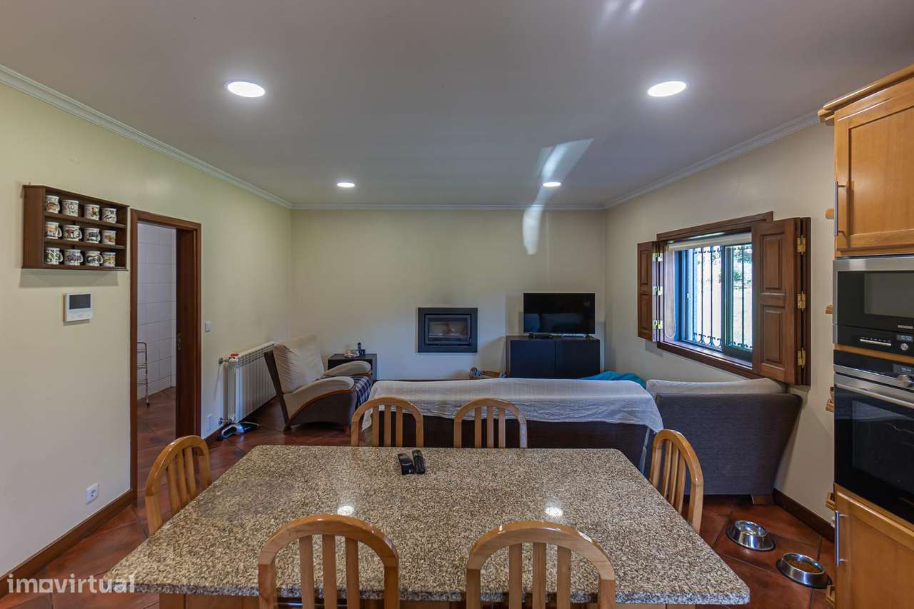 Quinta T4+1 , Moradia Térrea, 4.500 m² Terreno,  Privacidade Total-12