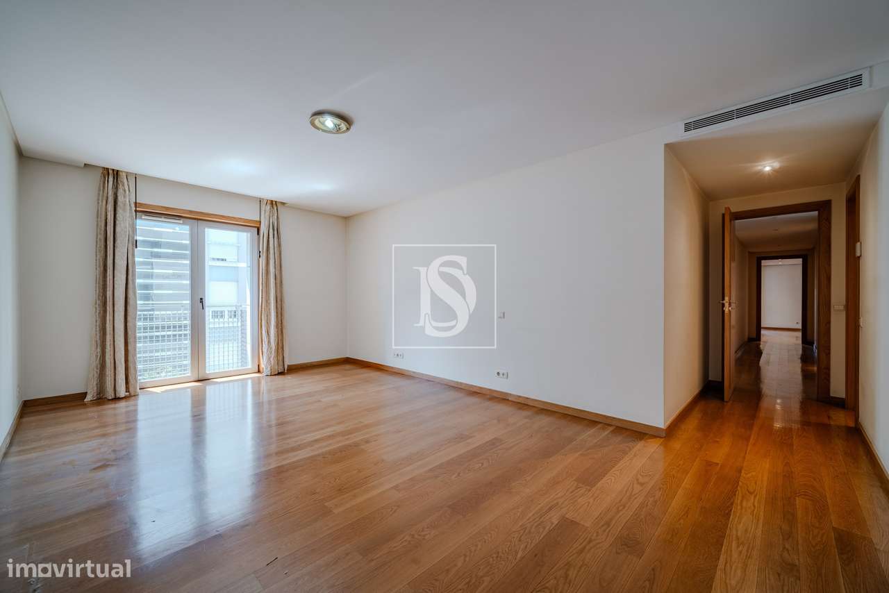 Apartamento T3 no Centro de Guimarães - Grande imagem: 1/22