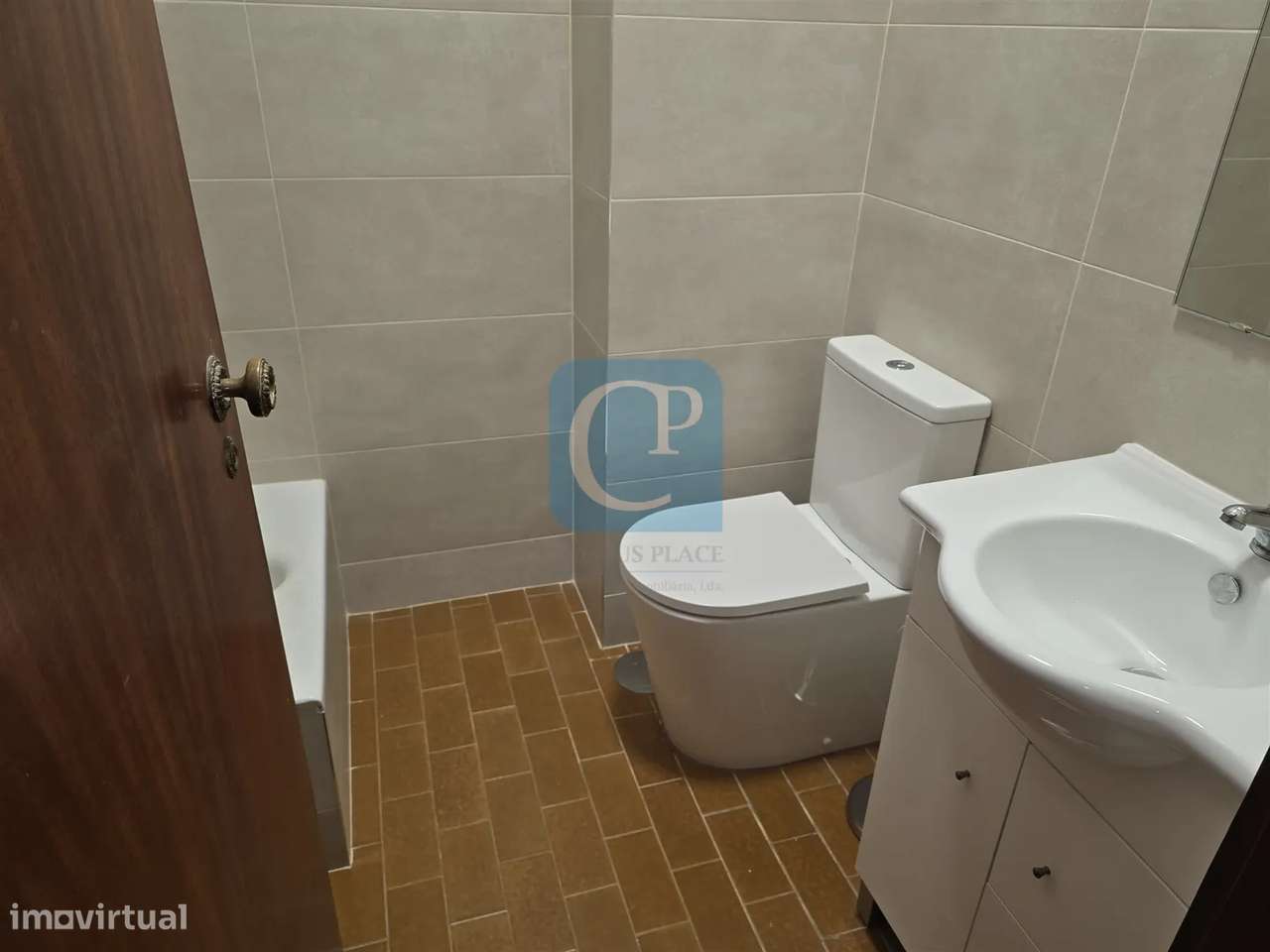 Apartamento T3+1 com lugar de garagem no centro de Matosinhos - Grande imagem: 4/34