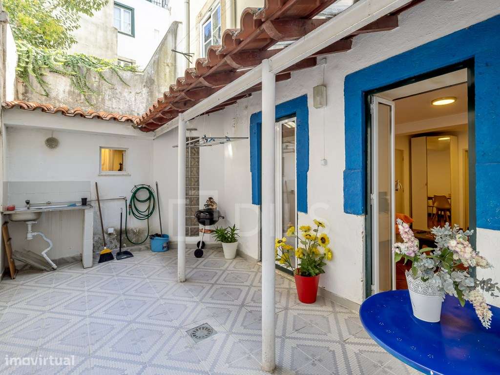 Prédio para reabilitação junto à Bica, Lisboa-3