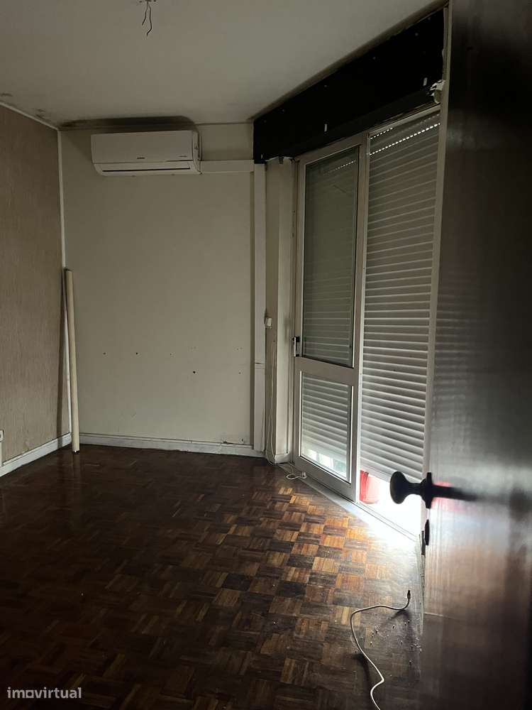 Apartamento T2 com Lugar de Garagem | Em Remodelação | Leça do Balio-7