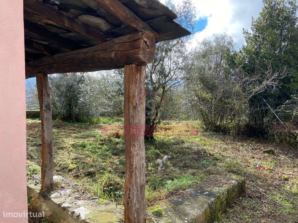 Duas moradias (1 moradia V1 + 1 moradia V2) em Alvarenga, Arouca-31