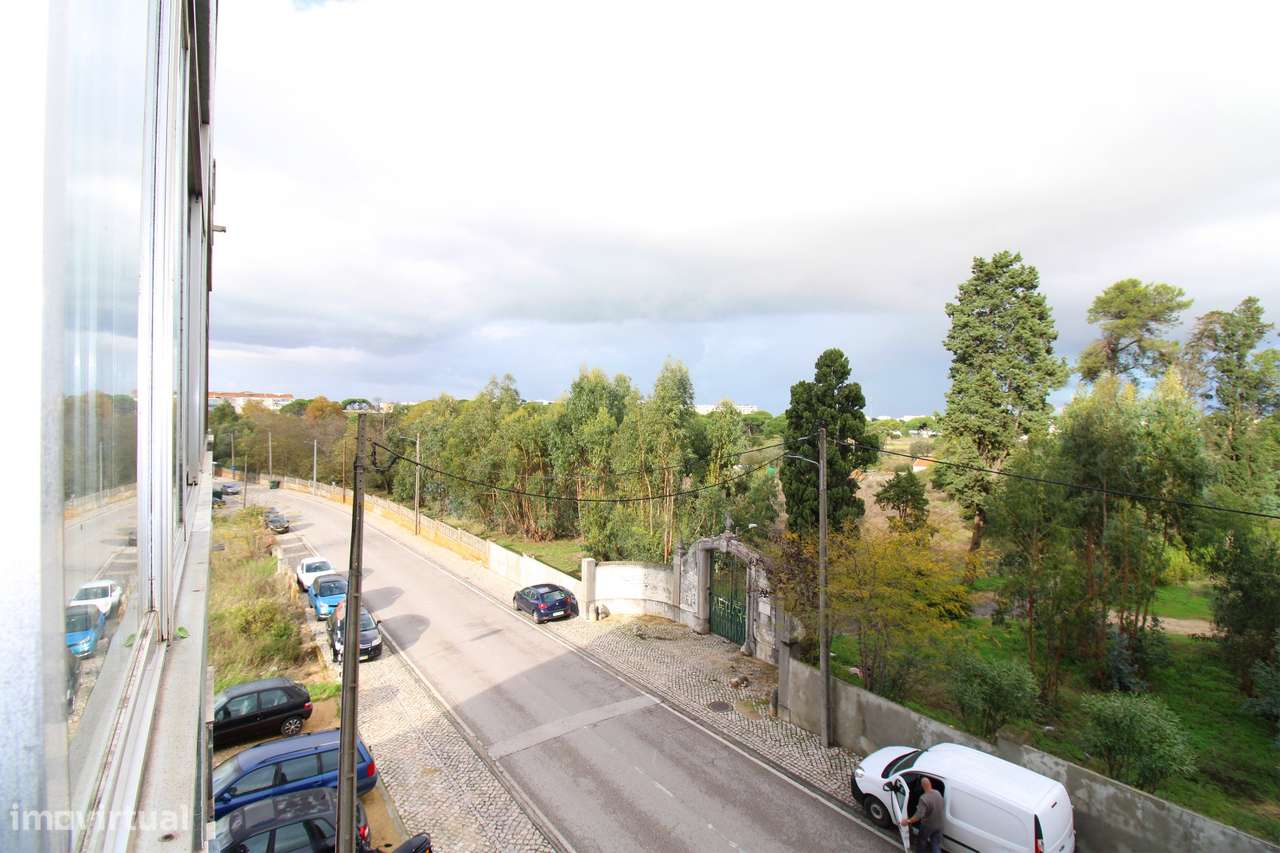 Apartamento T2, com elevador - Seixal-13