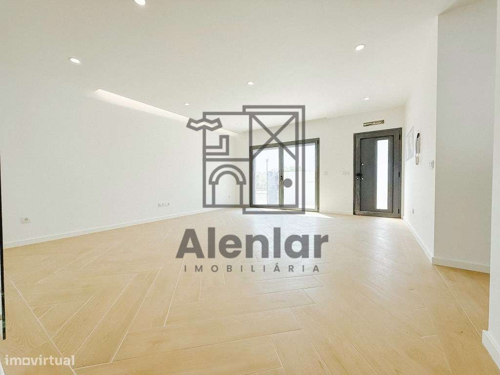 NOVA Moradia V4 a 800 metros da praia NOVA-34