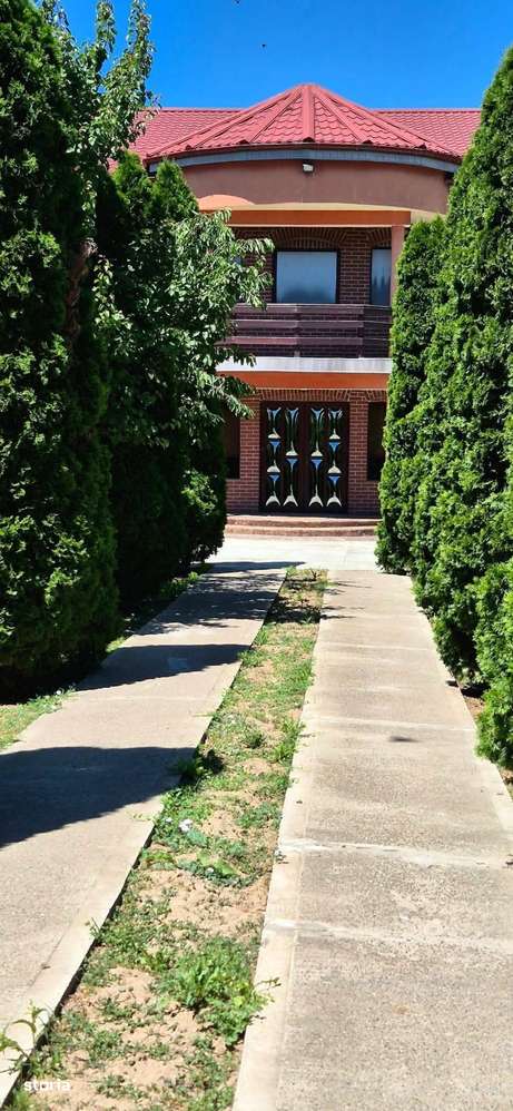 De vanzare Vila noua, teren 1710 mp , 8 camere , 140000  euro - Imagine principală: 5/20