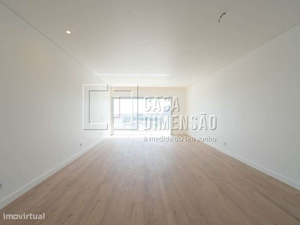 Apartamento de tipologia T3 na melhor zona de Carnaxide, com varand... - Grande imagem: 5/48