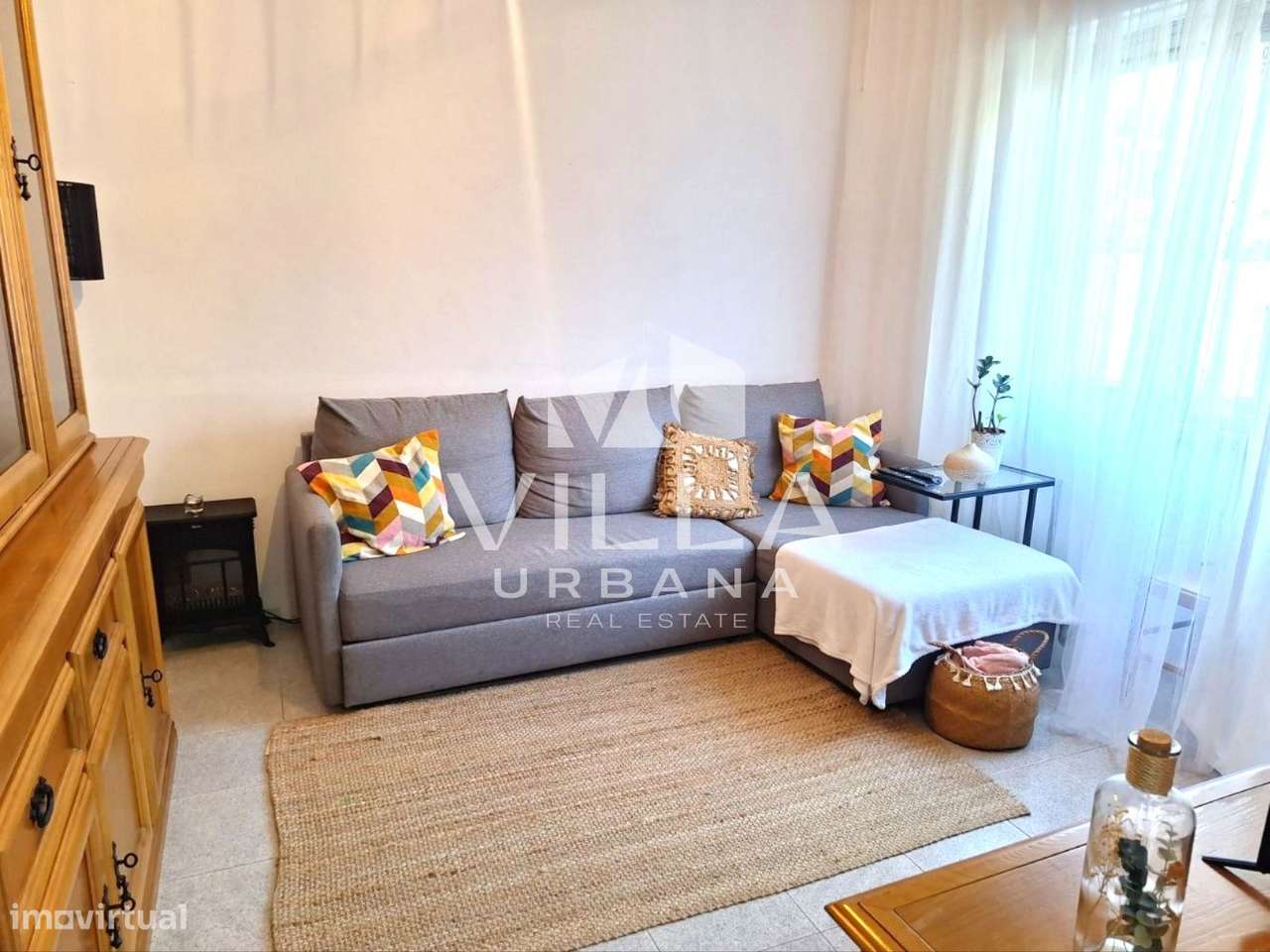 OPORTUNIDADE em São Domingos de Benfica – T1+2 com Excelente Potenc-2