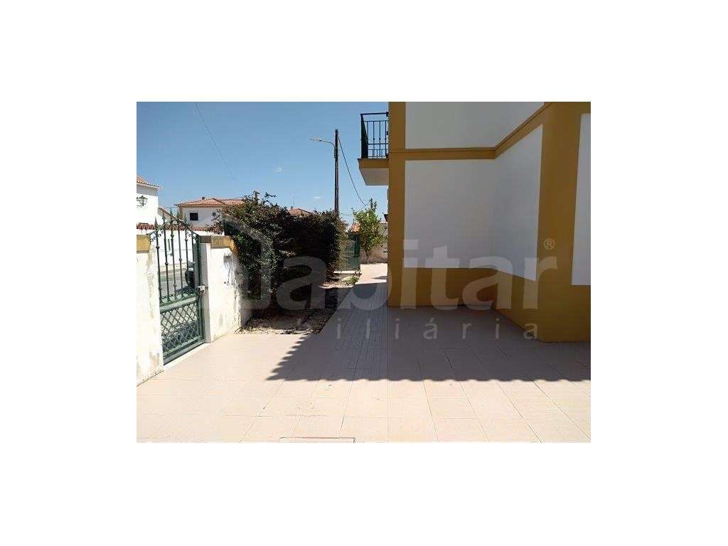 Moradia T3 com Piscina
Uma Oportunidade Única de Investimento! - Grande imagem: 4/26